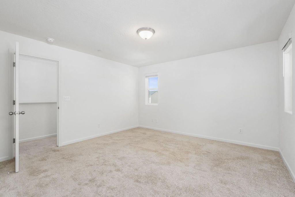 Image 27 of property listing at 6389 E Moscato Drive, Fresno, CA 93727