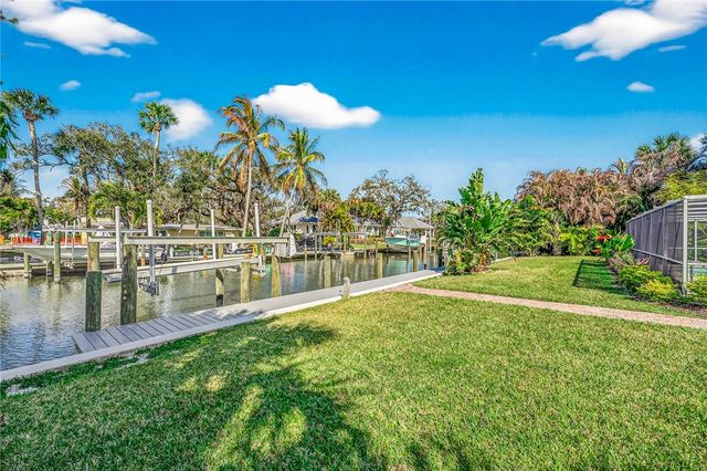 547 E Causeway Boulevard, Vero Beach, FL 32963