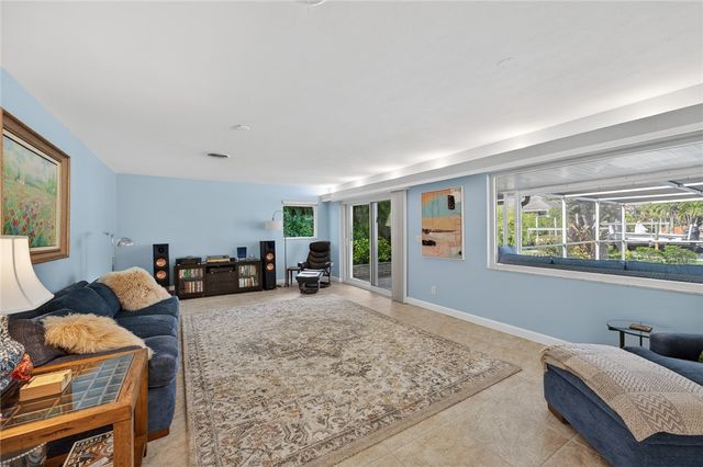 547 E Causeway Boulevard, Vero Beach, FL 32963