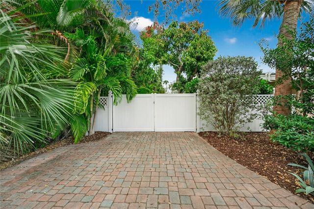 547 E Causeway Boulevard, Vero Beach, FL 32963