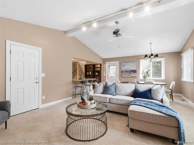 910 Virginia Street, Plymouth, MI 48170
