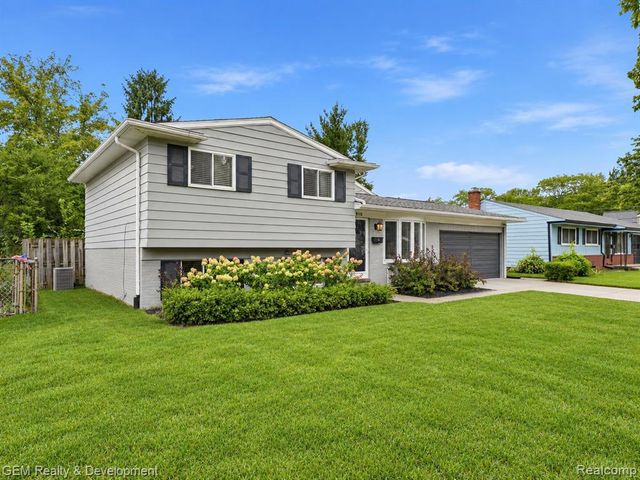 910 Virginia Street, Plymouth, MI 48170
