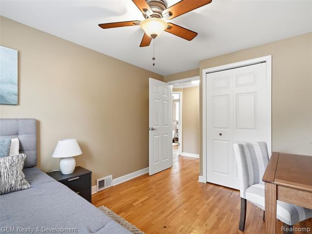 910 Virginia Street, Plymouth, MI 48170