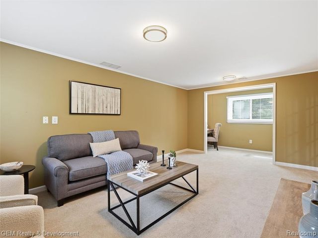 910 Virginia Street, Plymouth, MI 48170