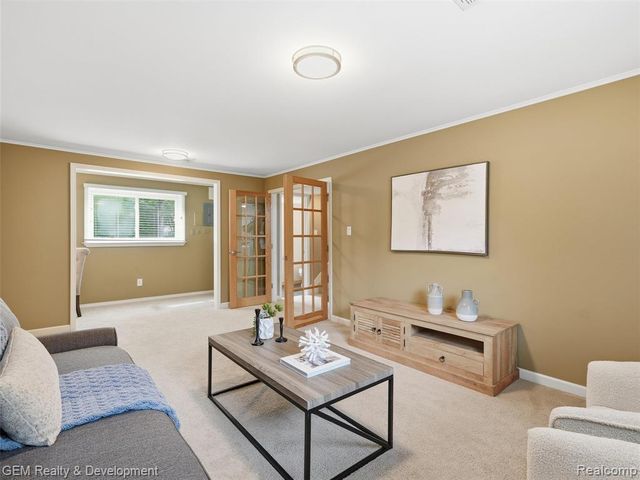 910 Virginia Street, Plymouth, MI 48170