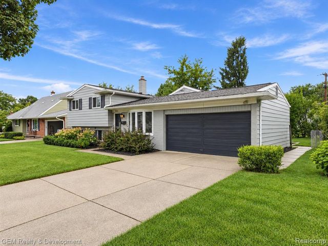 910 Virginia Street, Plymouth, MI 48170
