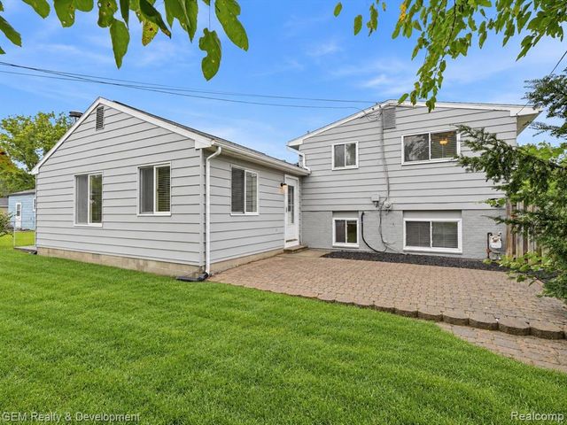 910 Virginia Street, Plymouth, MI 48170