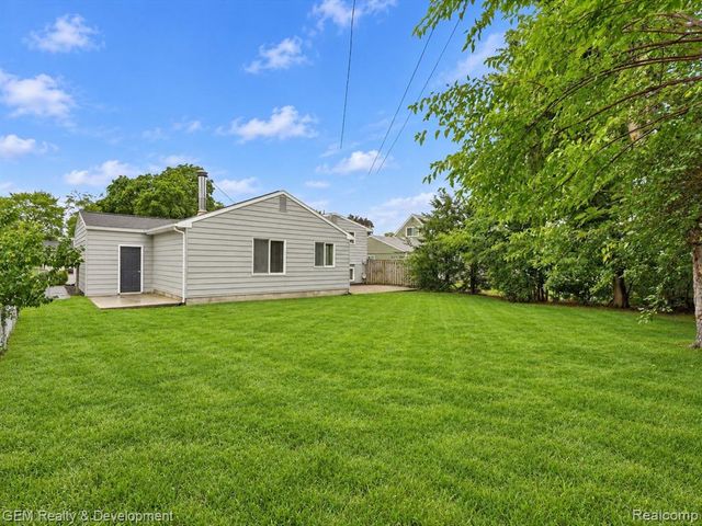 910 Virginia Street, Plymouth, MI 48170