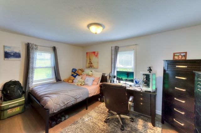 57 Charlton St, Leicester, MA 01542