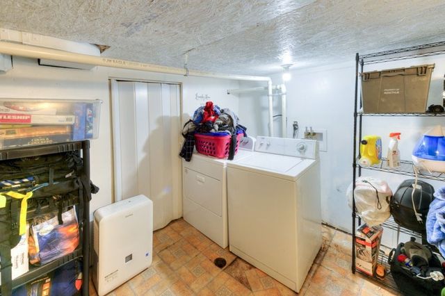 57 Charlton St, Leicester, MA 01542