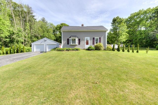 57 Charlton St, Leicester, MA 01542