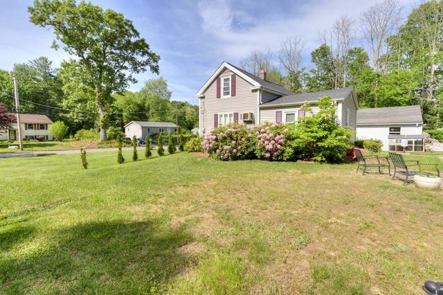 57 Charlton St, Leicester, MA 01542