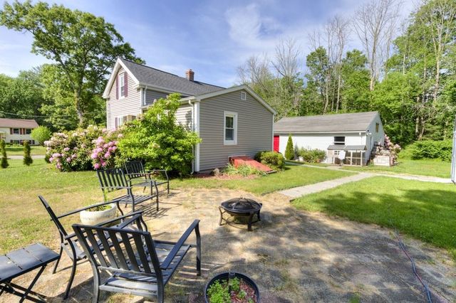 57 Charlton St, Leicester, MA 01542