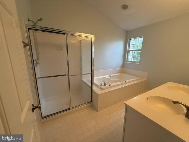 6321 CIDER BARREL CIR, Centreville, VA 20121
