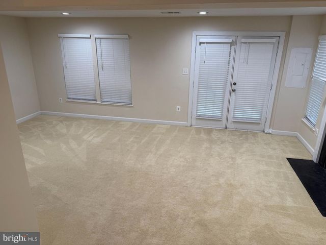 6321 CIDER BARREL CIR, Centreville, VA 20121