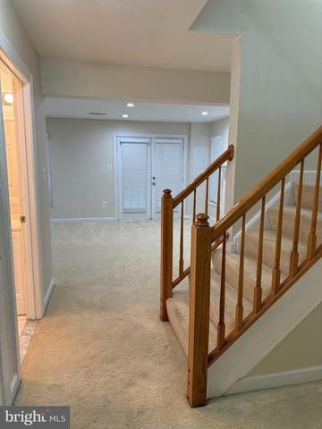 6321 CIDER BARREL CIR, Centreville, VA 20121