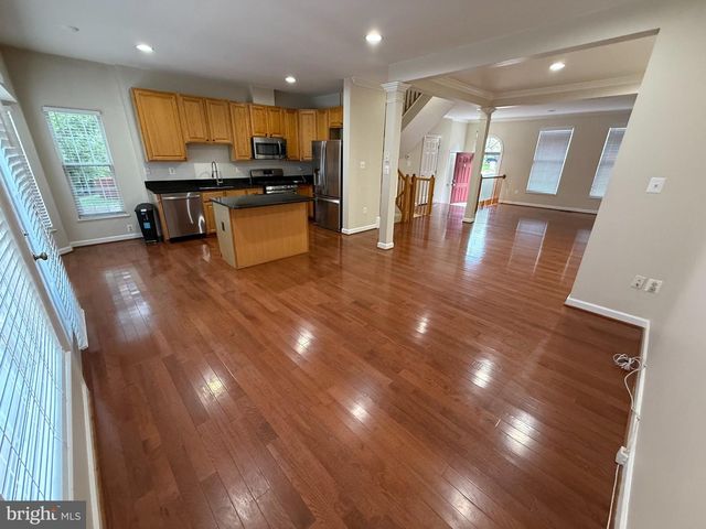 6321 CIDER BARREL CIR, Centreville, VA 20121