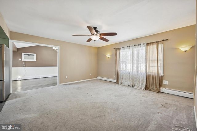 131 IVY HILL RD, Levittown, PA 19057