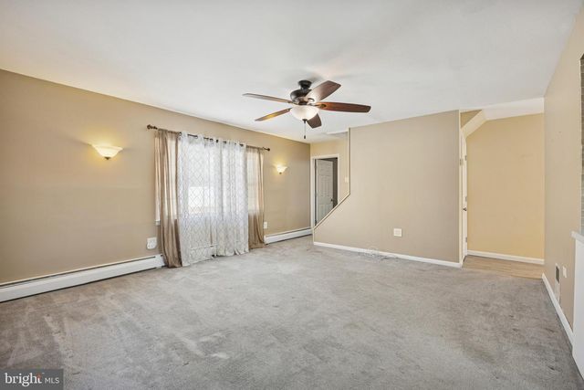 131 IVY HILL RD, Levittown, PA 19057