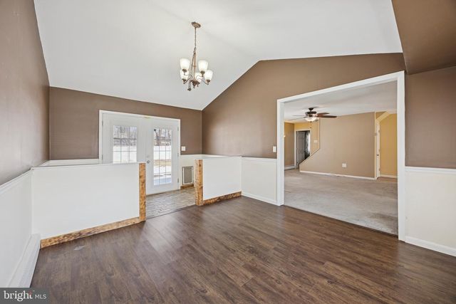 131 IVY HILL RD, Levittown, PA 19057