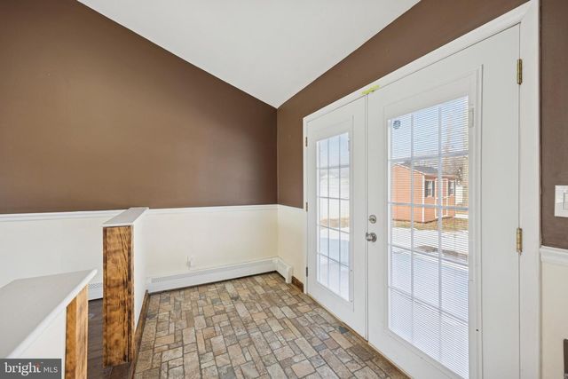 131 IVY HILL RD, Levittown, PA 19057