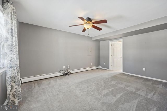 131 IVY HILL RD, Levittown, PA 19057