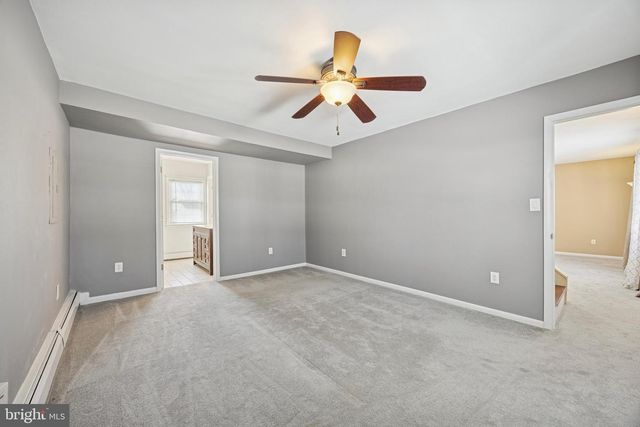 131 IVY HILL RD, Levittown, PA 19057