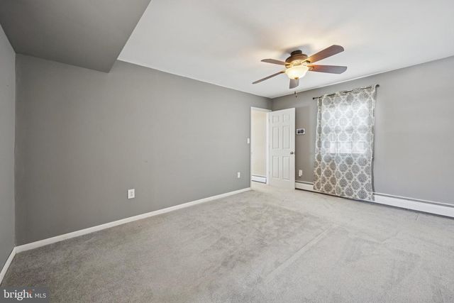 131 IVY HILL RD, Levittown, PA 19057