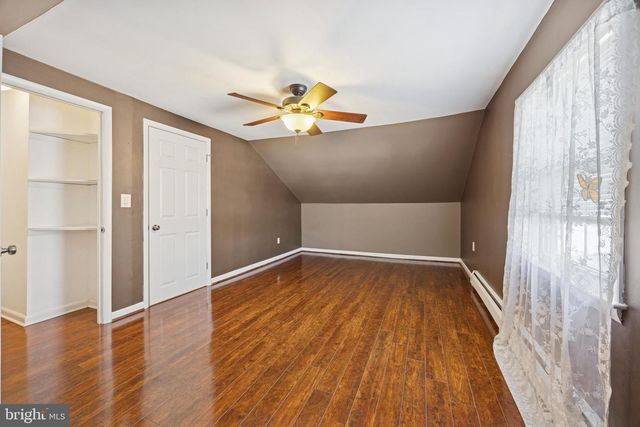 131 IVY HILL RD, Levittown, PA 19057