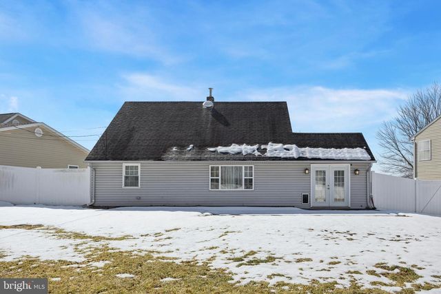 131 IVY HILL RD, Levittown, PA 19057