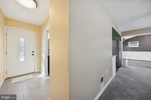 131 IVY HILL RD, Levittown, PA 19057