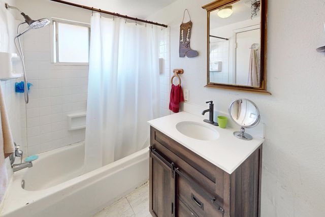 5912 Grove Ave, Marysville, CA 95901