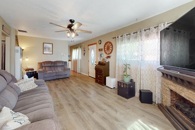 5912 Grove Ave, Marysville, CA 95901