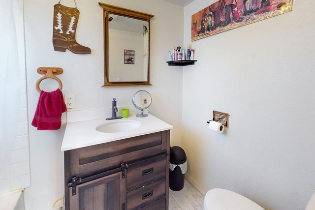 5912 Grove Ave, Marysville, CA 95901