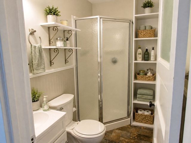 5 Abbott 2, Wellesley, MA 02482