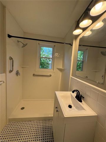 216 Glen Echo DR # 1, Norfolk, VA 23505