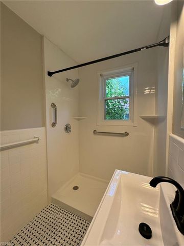 216 Glen Echo DR # 1, Norfolk, VA 23505