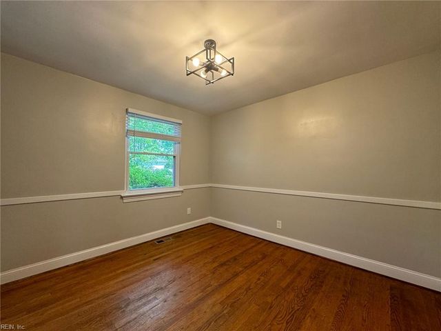 216 Glen Echo DR # 1, Norfolk, VA 23505