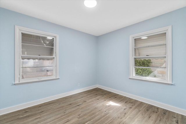 2101 W Fairmount AVENUE, Milwaukee, WI 53209