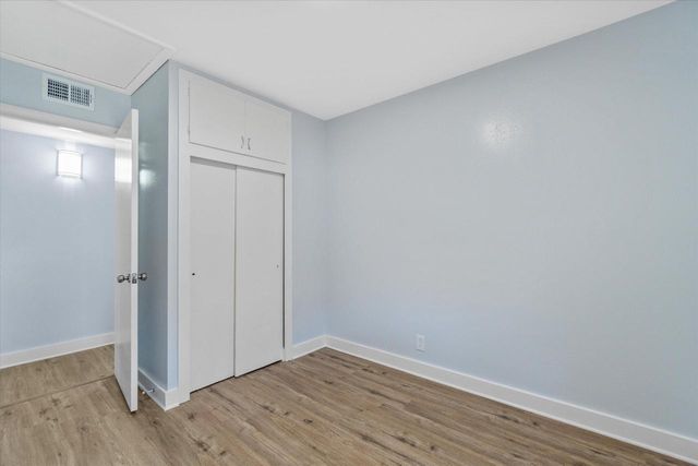 2101 W Fairmount AVENUE, Milwaukee, WI 53209