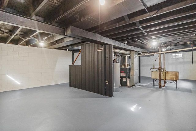 2101 W Fairmount AVENUE, Milwaukee, WI 53209