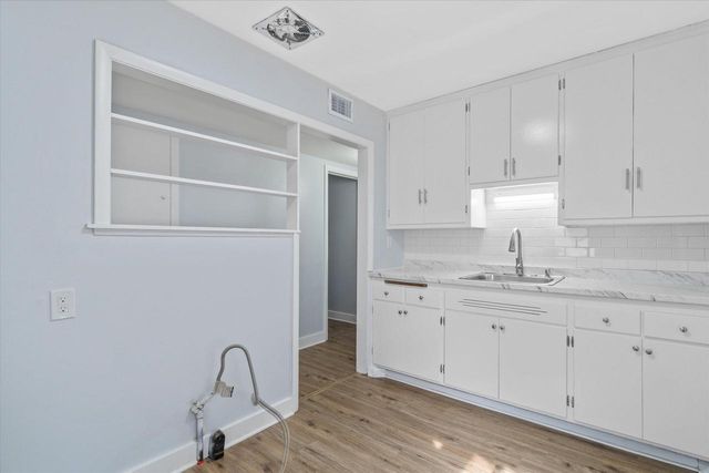 2101 W Fairmount AVENUE, Milwaukee, WI 53209