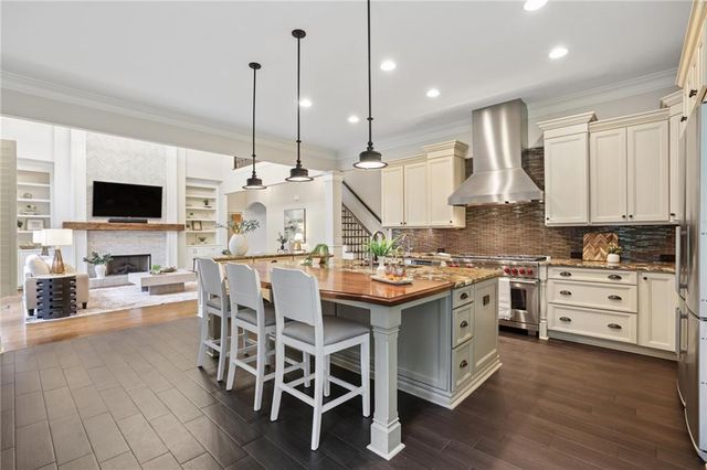 720 Lake Mist Cove, Alpharetta, GA 30004