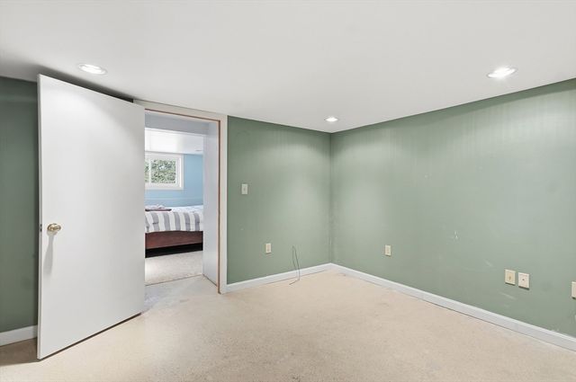 40 Linwood Street, Chelmsford, MA 01824