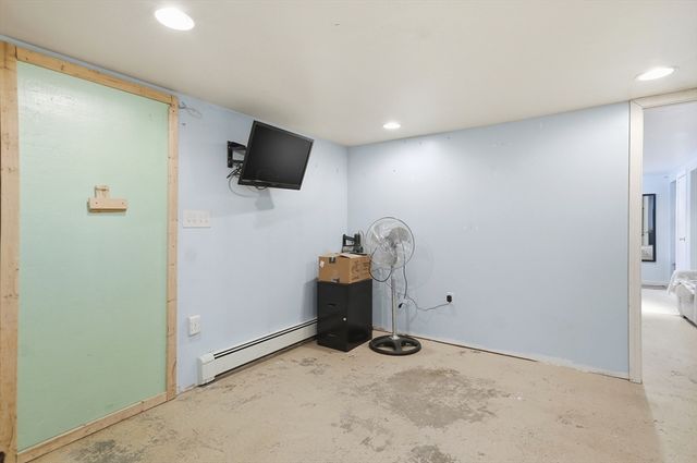 40 Linwood Street, Chelmsford, MA 01824