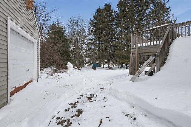 40 Linwood Street, Chelmsford, MA 01824