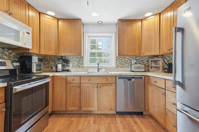 40 Linwood Street, Chelmsford, MA 01824