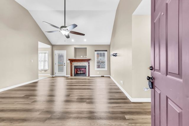 506 Oakmont Dr, Clarksville, TN 37042