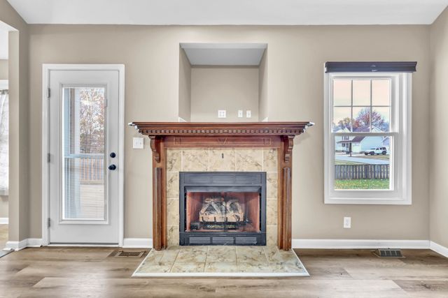 506 Oakmont Dr, Clarksville, TN 37042