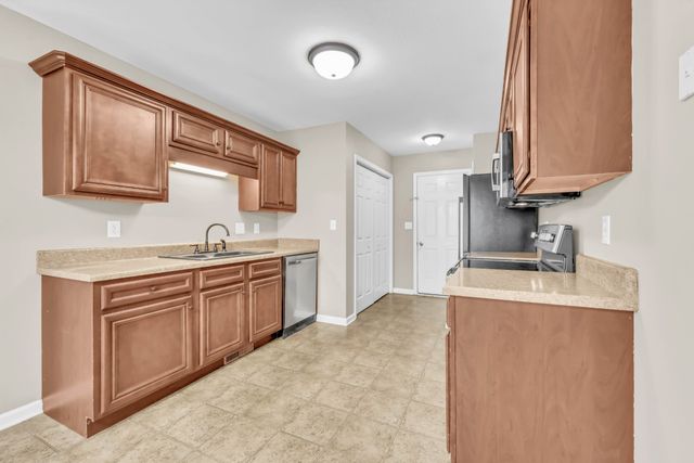 506 Oakmont Dr, Clarksville, TN 37042